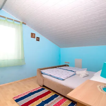 Spacious With Terrace And Sea View In