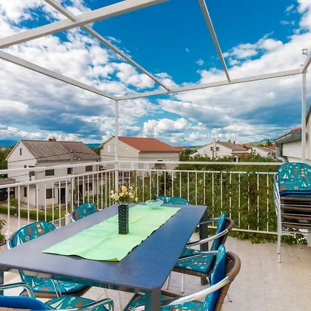 Apartment Spacious With Terrace And Sea View In