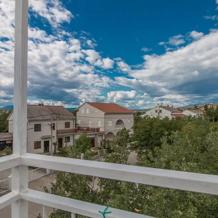 Spacious With Terrace And Sea View In