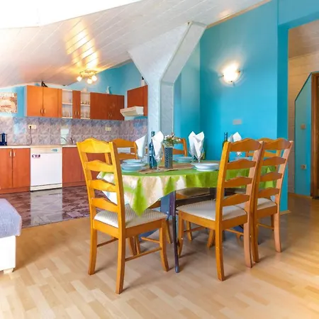 Апартаменты Spacious With Terrace And Sea View In *