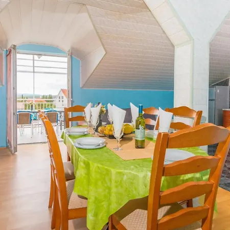 Spacious With Terrace And Sea View In Апартаменты *