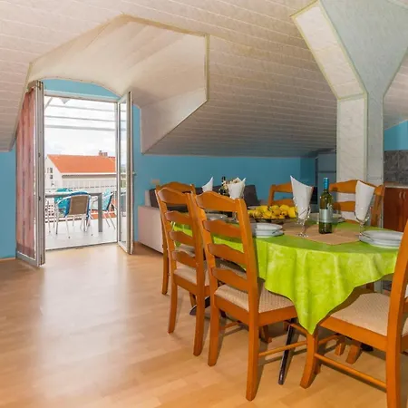 Апартаменты Spacious With Terrace And Sea View In
