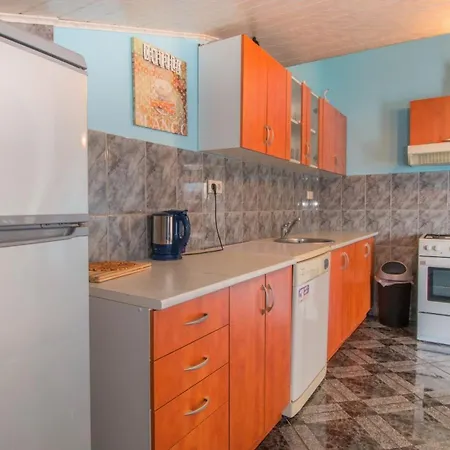 Spacious With Terrace And Sea View In Апартаменты