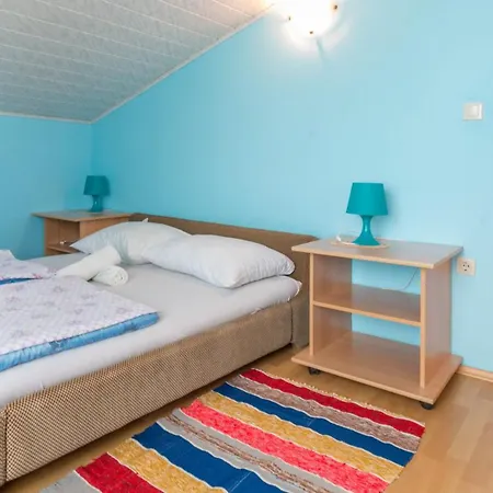 Spacious With Terrace And Sea View In アパート ヤドラニヴォ