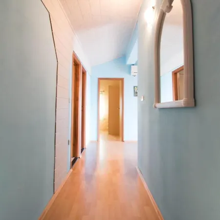 Spacious With Terrace And Sea View In * Ядраново
